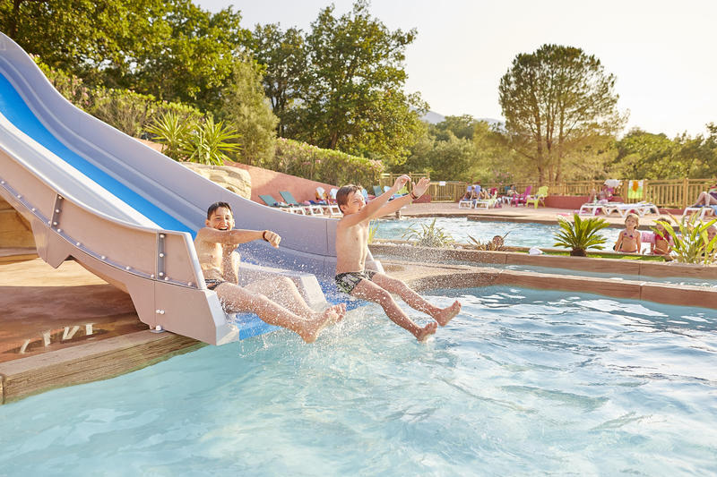 camping_les_alberes__piscine_alamoureux06__061019000_1411_24072015