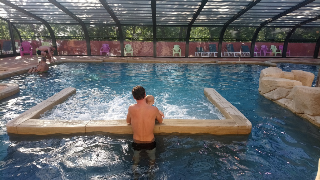 Piscine jacuzzi Camping alberes Pyrénées Orientales