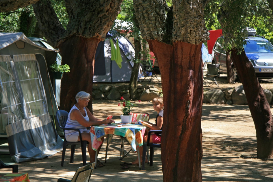 CAMPING-LES-ALBERES---hébergements-©Auvinet04