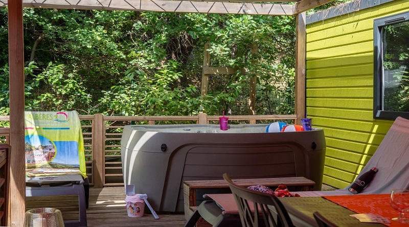 Mobil home premium jacuzzi 4 personnes Camping Pyrénées-Orientales